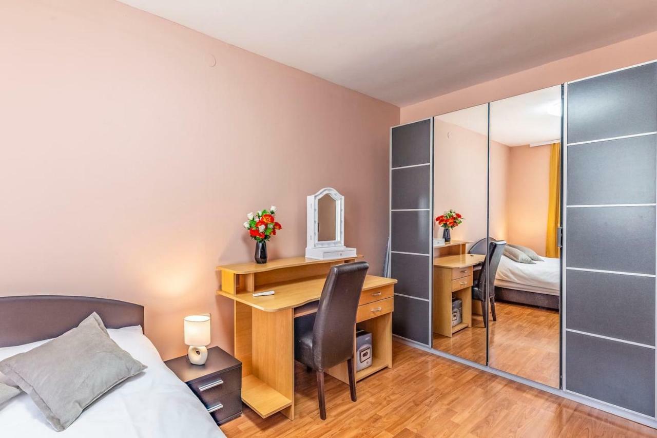 All Seasons Apartment Pula Buitenkant foto