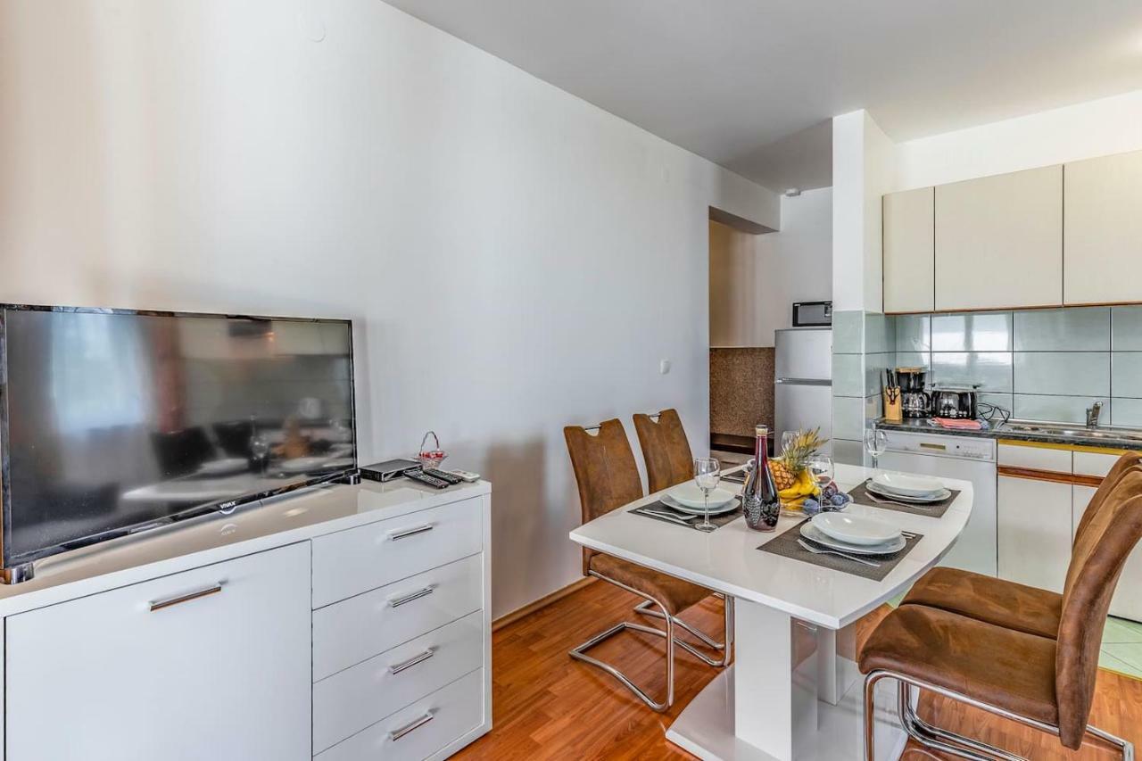 All Seasons Apartment Pula Buitenkant foto
