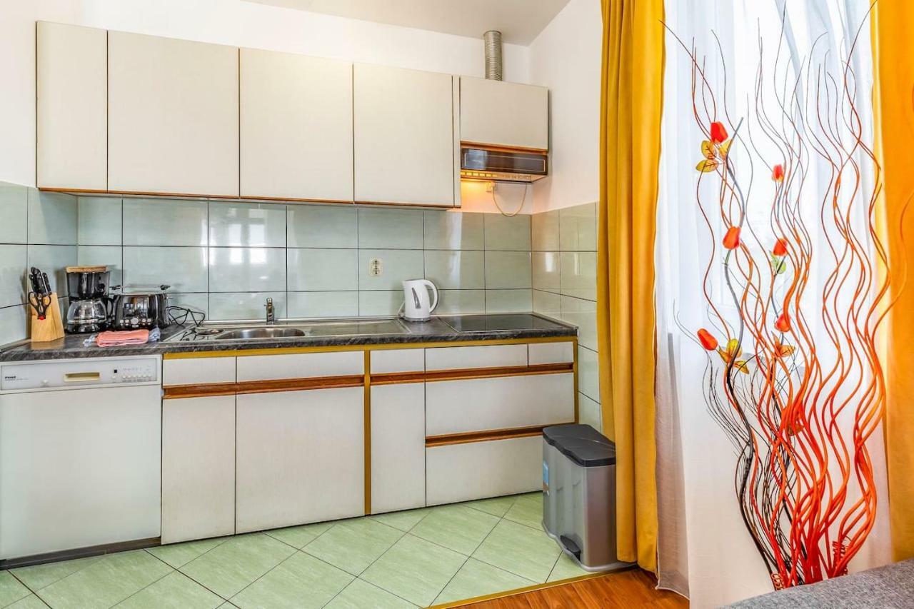 All Seasons Apartment Pula Buitenkant foto