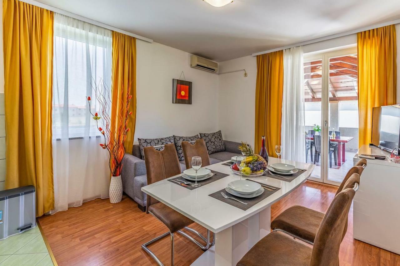 All Seasons Apartment Pula Buitenkant foto