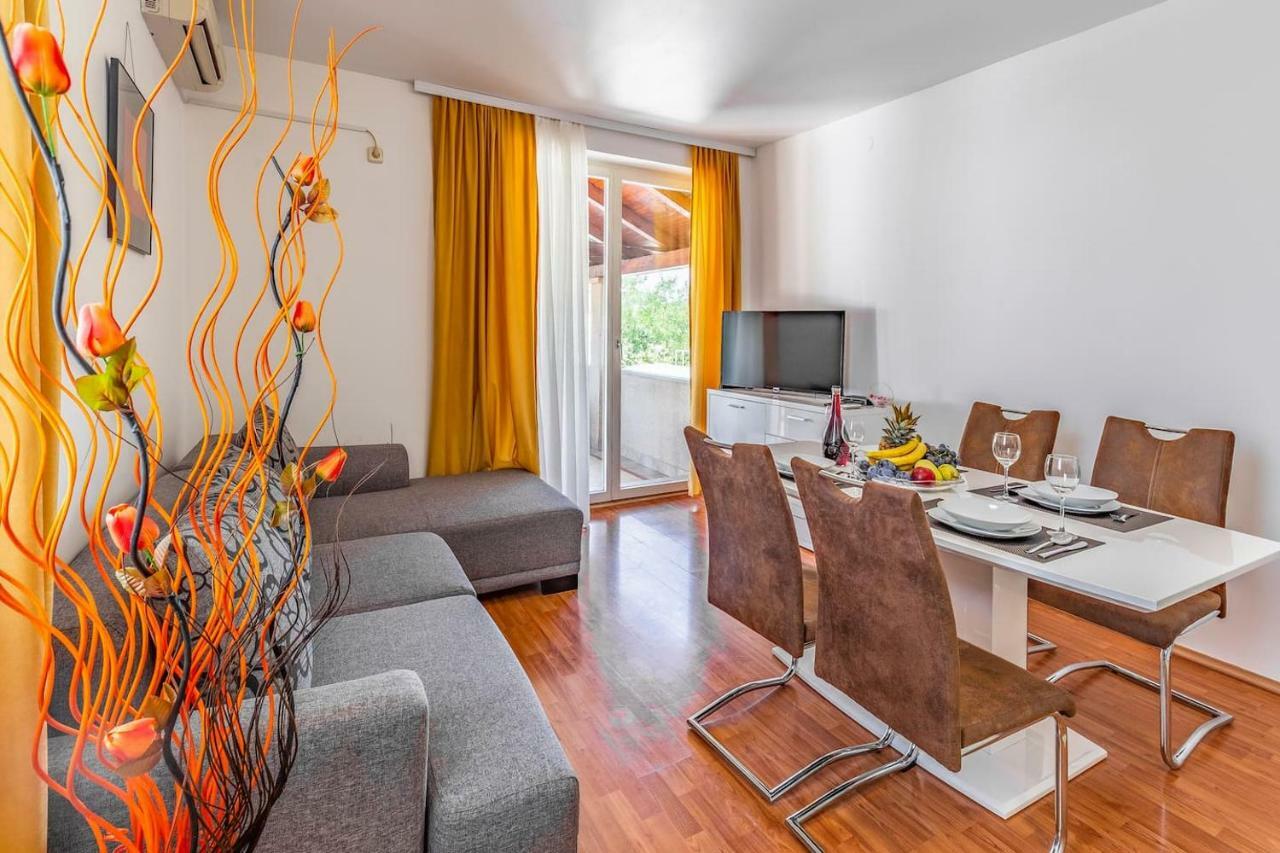All Seasons Apartment Pula Buitenkant foto